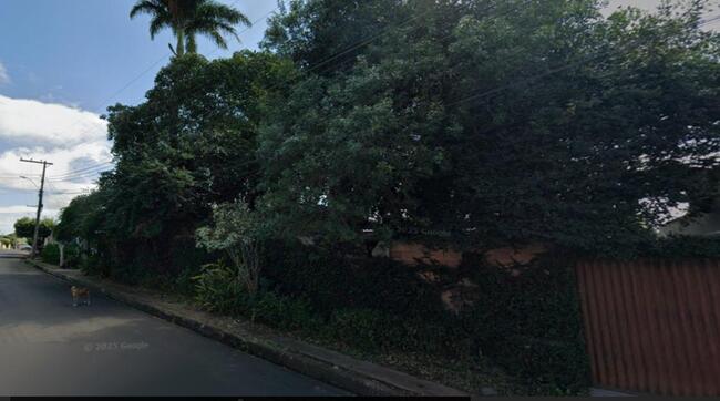 Comprei (PGFN): Imóvel residencial localizado na Rua Cleso da Cunha Resende, 300, Bairro Tocantins, Uberlândia - MG
