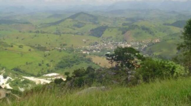 Comprei (PGFN): Uma área de terreno medindo 30.000,00 m², situado no lugar denominado "Santo Antônio", em Morro Grande, Cachoeiro de Itapemirim - ES