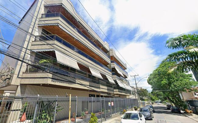 Comprei (PGFN): Apartamento nº 102 do prédio residencial Golden Beach, situado na Rua Jorge de Lima, nº 184, Jardim Guanabara, Rio de Janeiro - RJ