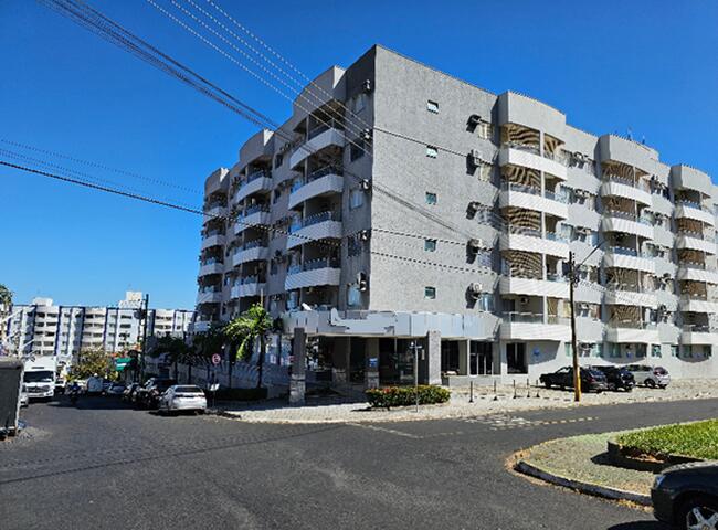 01) Um Apto situado no Edifício Serra Park - Flat Service", na Avenida Brasil, Esplanada do Rio Quente, Caldas Novas-GO