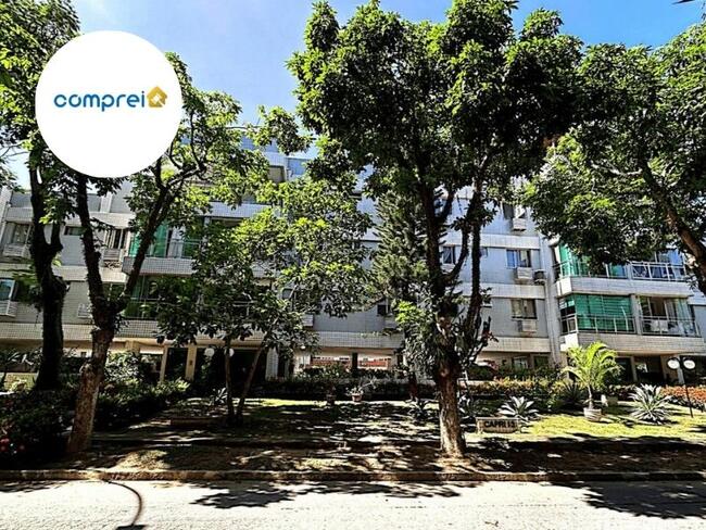 Cobertura Duplex na Barra da Tijuca com vaga de garagem