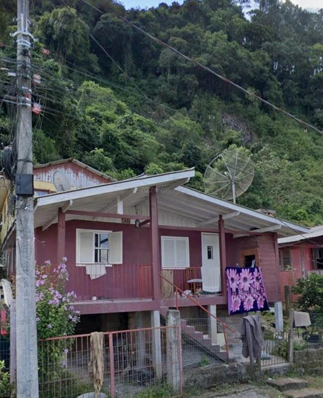 TERRENO DE 277,91M² COM CASA NO BAIRRO ALTOS DA VIAÇÃO FÉRREA - GRAMADO/RS