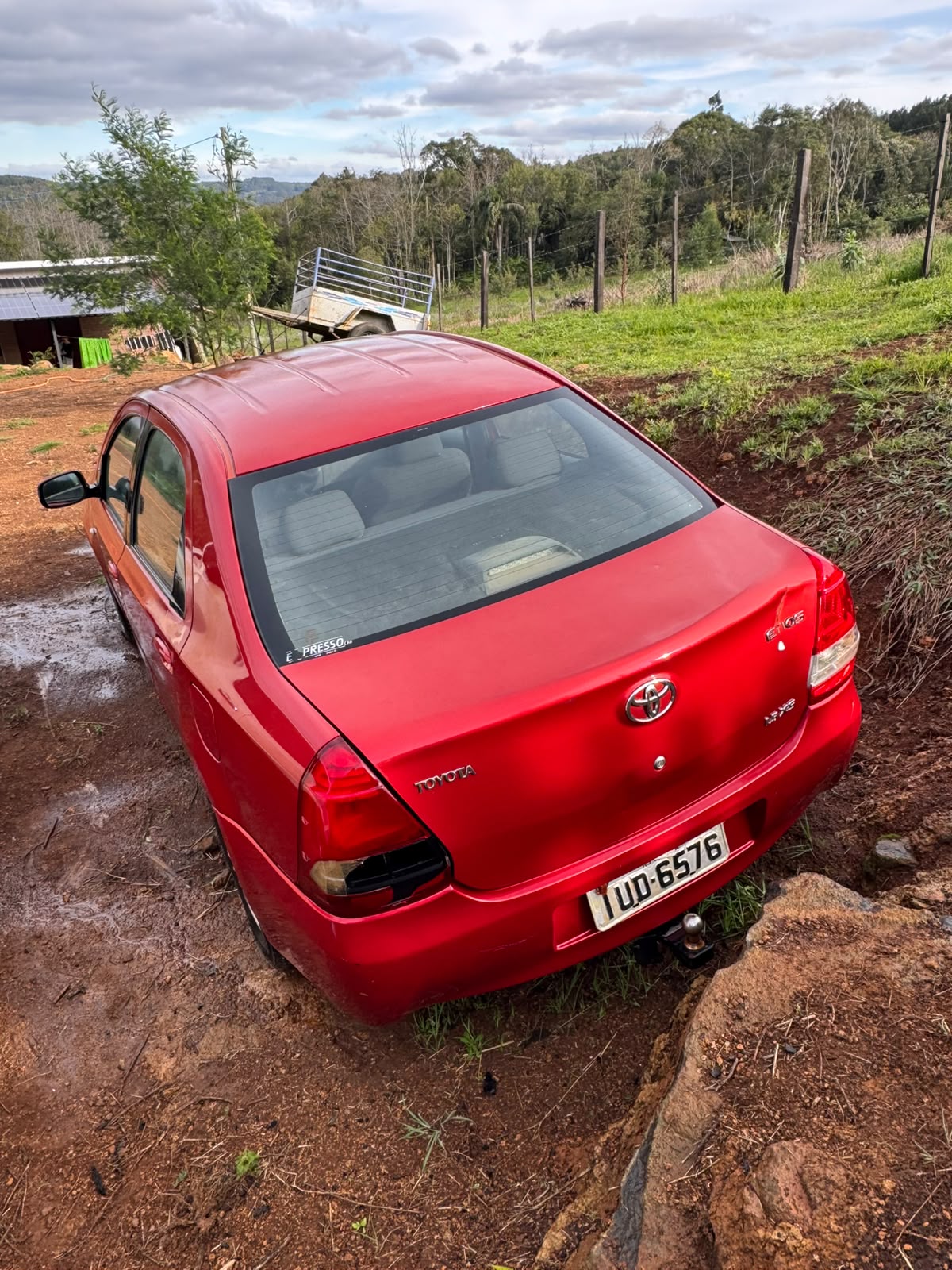 TOYOTA ETIOS SD XS, ANO 2013, PLACAS IUD6576 — foto 4 de 8