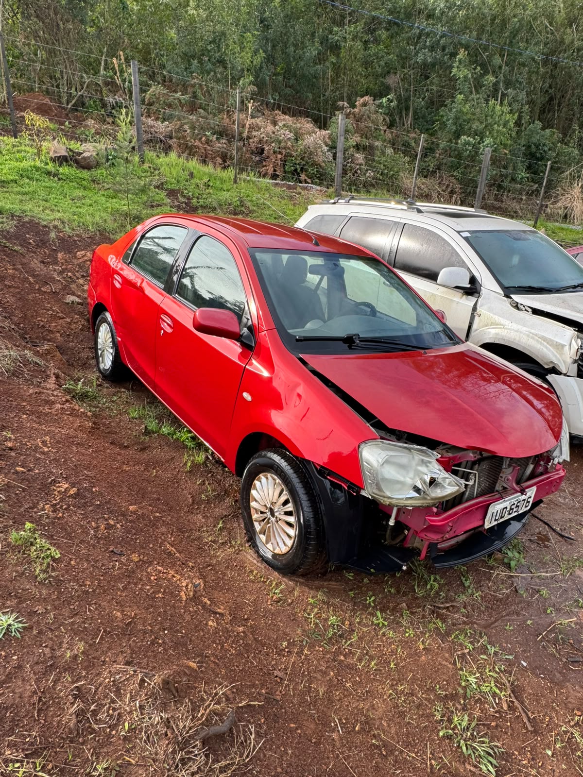 TOYOTA ETIOS SD XS, ANO 2013, PLACAS IUD6576 — foto 6 de 8