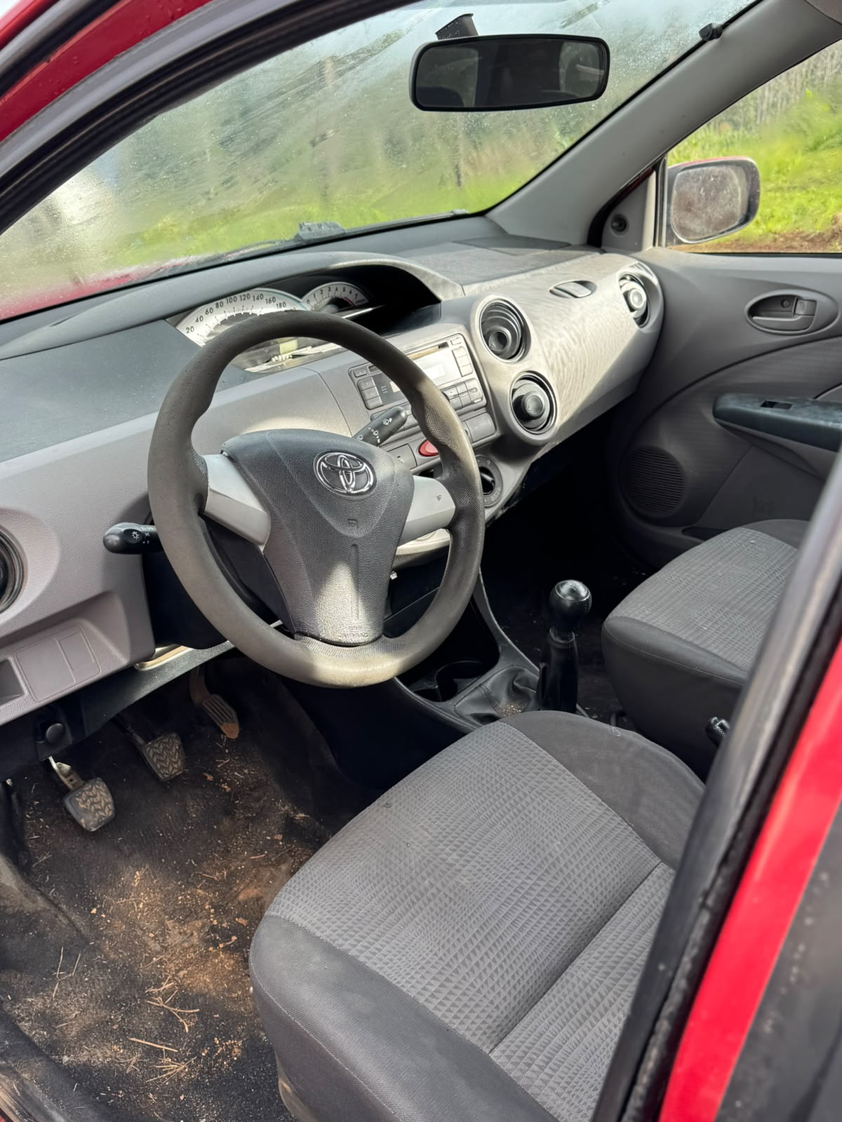 TOYOTA ETIOS SD XS, ANO 2013, PLACAS IUD6576 — foto 8 de 8