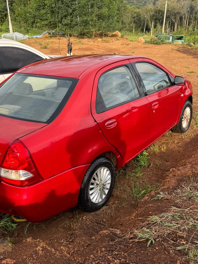TOYOTA ETIOS SD XS, ANO 2013, PLACAS IUD6576