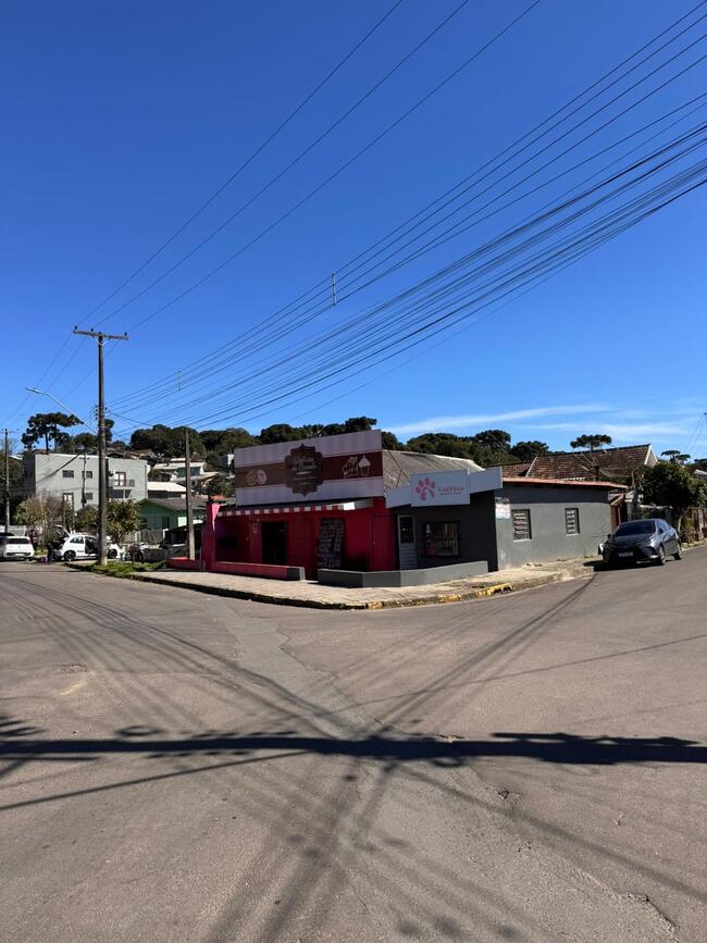 2 IMÓVEIS BAIRRO LEODORO AZEVEDO COM ÀREA RESPECTIVA DE DE 217m² e 384,00m²