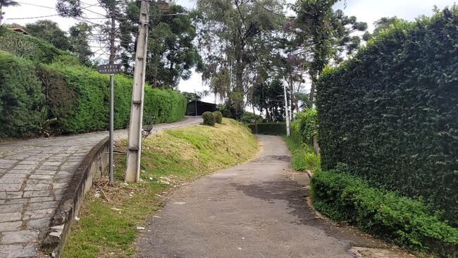 Casa 05 do Condomínio Refúgio da Serra, situado na Estrada Parque do Imbuí, nº 343, Posse, Teresópolis, RJ, localizado em Teresópolis - RJ