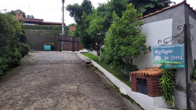 Casa 05 do Condomínio Refúgio da Serra, situado na Estrada Parque do Imbuí, nº 343, Posse, Teresópolis, RJ, localizado em Teresópolis - RJ