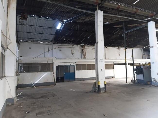 Galpão 02 Pavtos. (1.500m²) Em Duque De Caxias-rj, localizado em Duque De Caxias - RJ, bairro Chácaras Rio-petrópolis