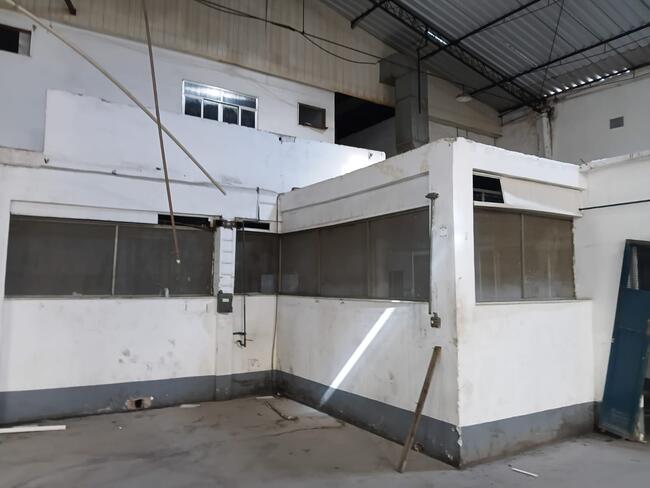 Galpão 02 Pavtos. (1.500m²) Em Duque De Caxias-rj, localizado em Duque De Caxias - RJ, bairro Chácaras Rio-petrópolis