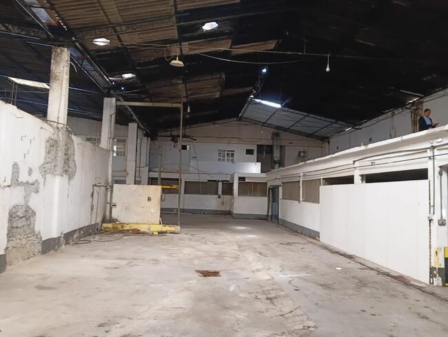 Galpão 02 Pavtos. (1.500m²) Em Duque De Caxias-rj, localizado em Duque De Caxias - RJ, bairro Chácaras Rio-petrópolis