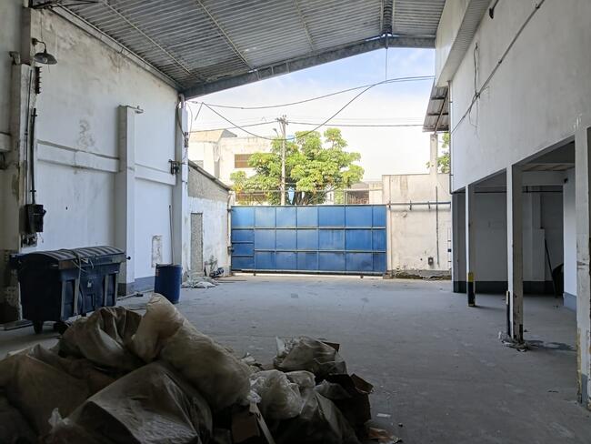 Galpão 02 Pavtos. (1.500m²) Em Duque De Caxias-rj, localizado em Duque De Caxias - RJ, bairro Chácaras Rio-petrópolis
