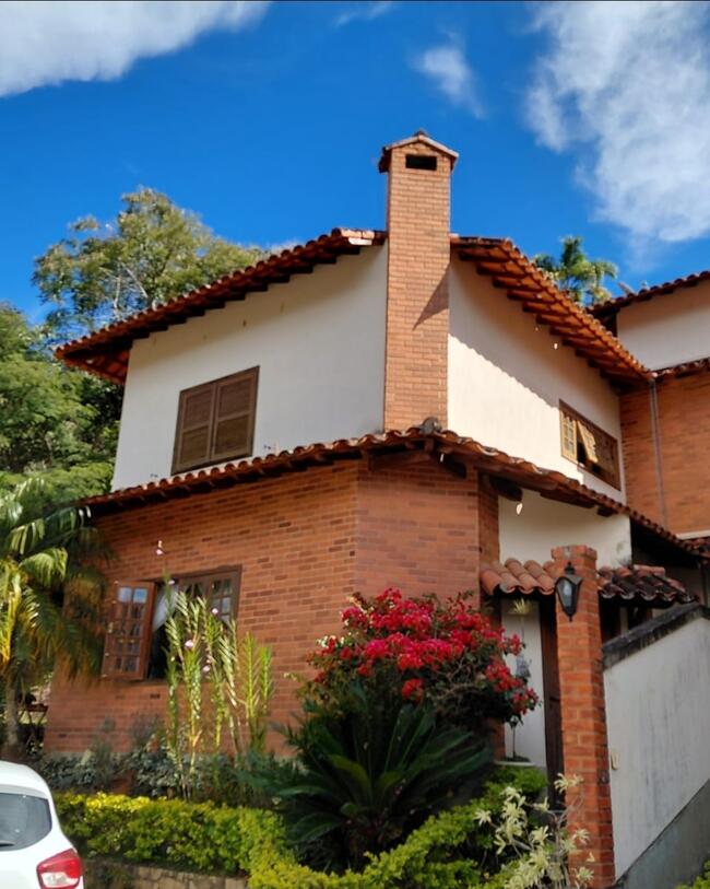 Casa 04 qtos.(suíte) em teresópolis-rj