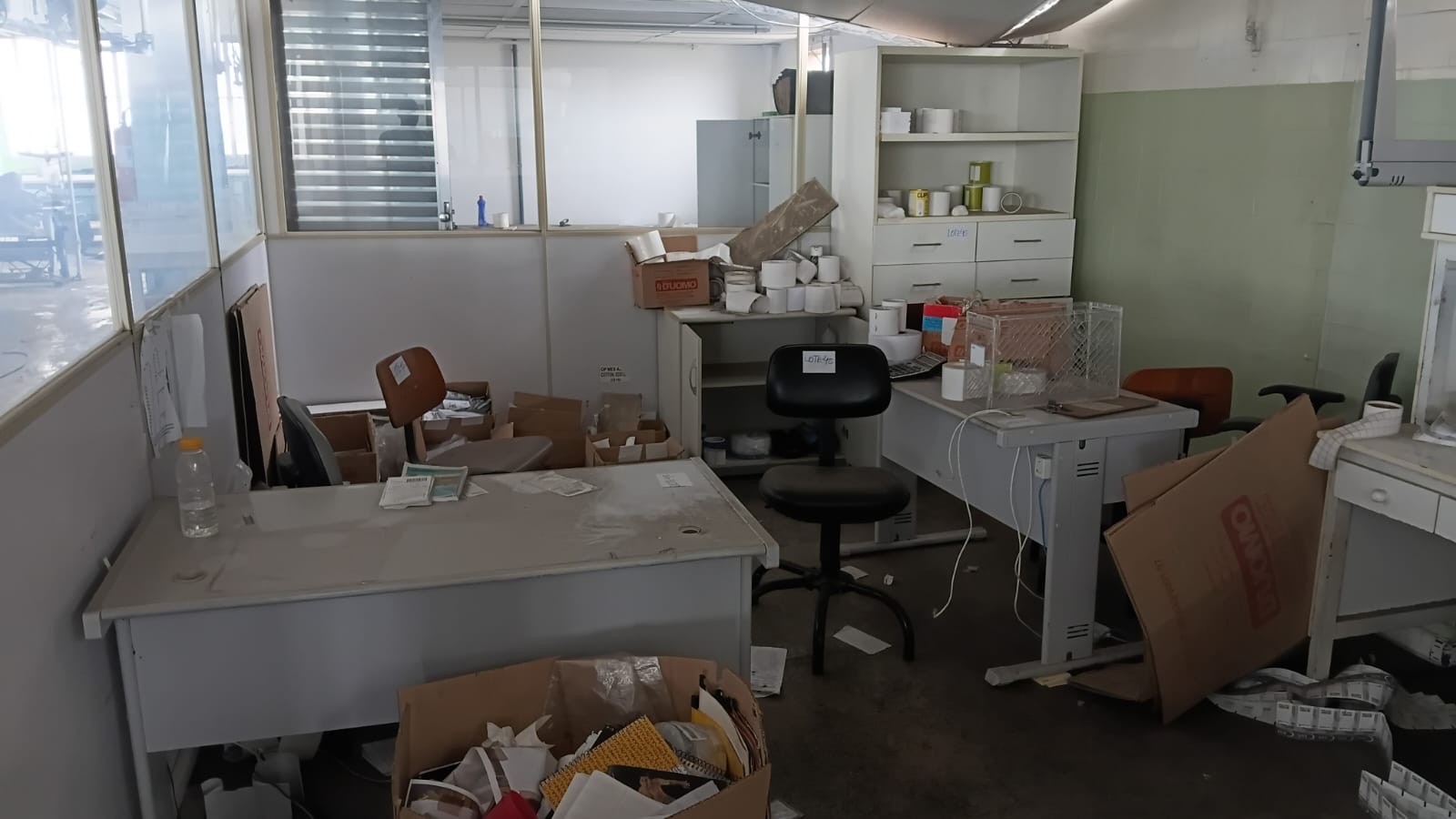 45º LOTE - Sala Gerência – 2º andar