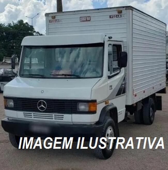 Caminhão cabine fechada Mercedes Benz Mod.710