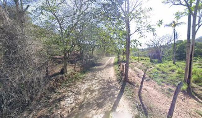 50% de um terreno e 50% de um terço de um imóvel no Município de Italva, RJ, conhecida como a Cidade do "Quibe"
