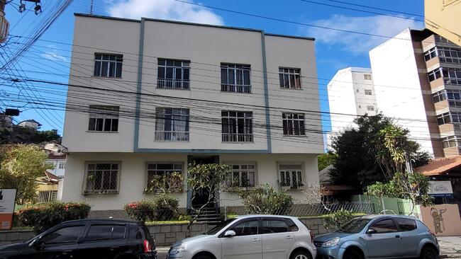 APTO., 02 QTOS. (71m²) e VAGA em TERESÓPOLIS-RJ- na Rua Paru, nº 360, apto. 102, Agriões.