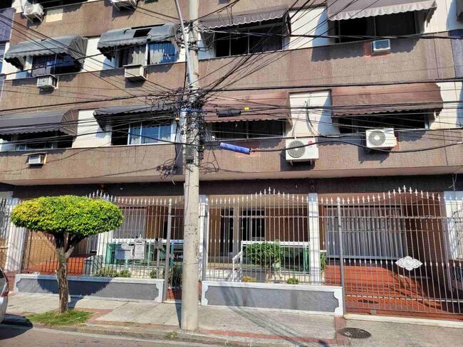 Apto c/ 45m2 e 2 vagas de garagem em Irajá - RJ