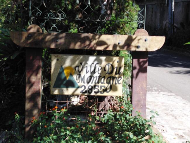 CASA 04 QTOS(1SUÍTE) CONDOMÍNIO RESIDÊNCIAS "VILLE DU MONTAGNE" em TERESÓPOLIS-RJ