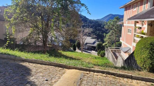 LOTE DE TERRENO C/ 276m² - ALBUQUERQUE - TERESOPOLIS - RJ