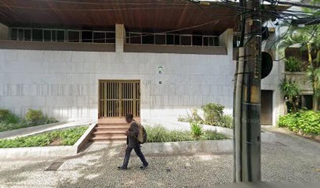 APTO 4 QTOS COM DEPENDÊNCIAS, 207m2  COM DIREITO 4  VAGAS DE GARAGEM NA URCA - RJ