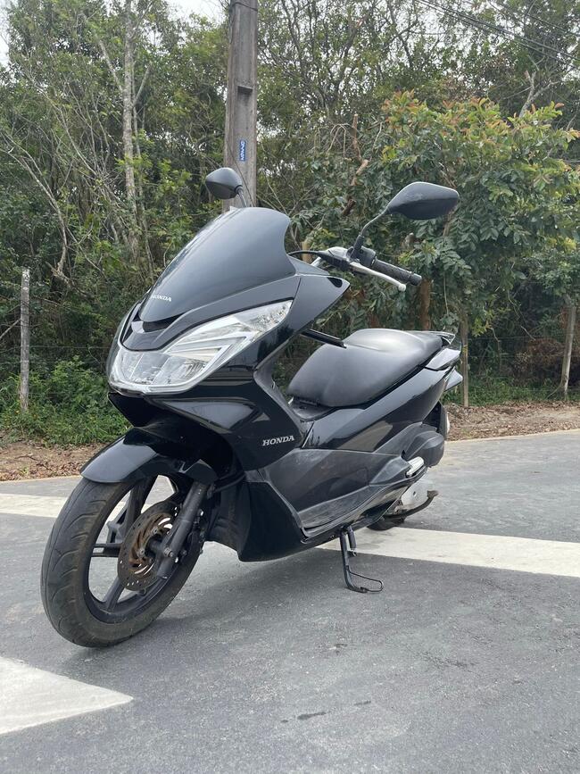 MOTOCICLETA HONDA PCX 150 ANO 2015 MODELO 2016 EM BALNEÁRIO CAMBORIÚ/SC