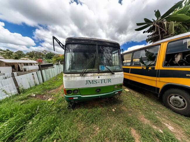 SUCATA ÔNIBUS TURISMO MERCEDES BENZ  O 400R  E LOTE DE MOTORES E PEÇAS USADAS PARA VEÍCULOS EM  BOCAINA DE MINAS/MG