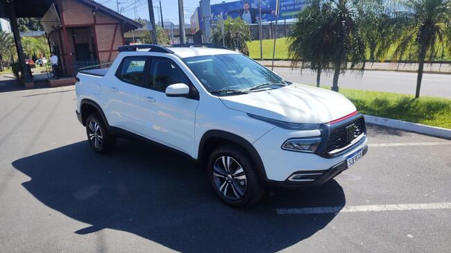 CAMINHONETE FIAT TORO FREED T270 AT ANO 2023 EM JOINVILLE/SC