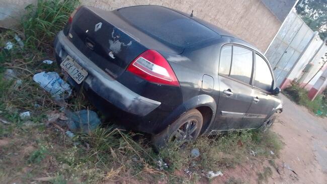 Reno Megane ano 2009, Para-choque estão dentro do carro, C recibo em mãos, C cartão do carro