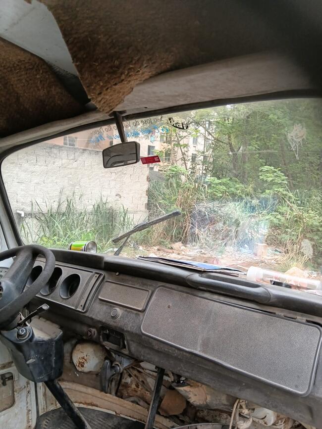 VW/KOMBI, ANO 1999, COM KIT GNV NÃO RESGISTRADO NO DETRAN, SEM DÉBITOS, DOCUMENTO OK.