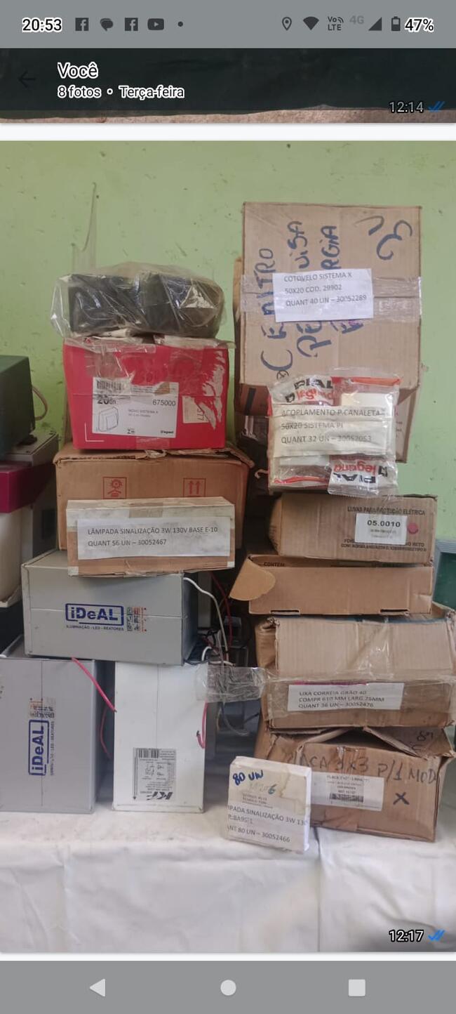 APROXIMADANTE 15 reatores diversas lâmpadas e vários materiais eletricos.