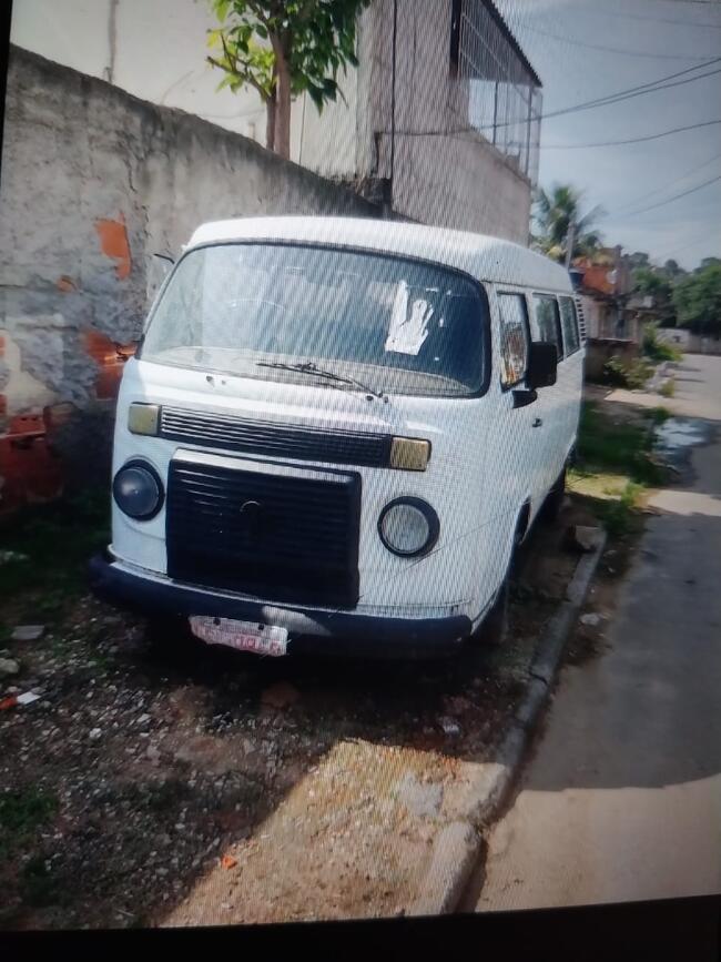 VW / KOMBI - ANO 2008 / SEM MOTOR / DÉBITO APROXIMADO R$ 2.000,00