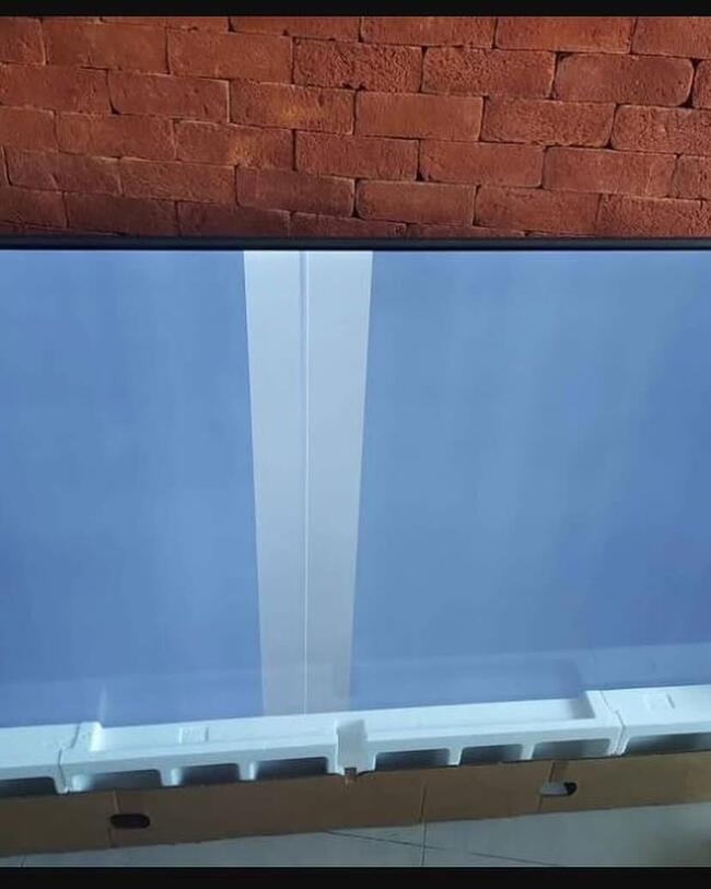 TV DE 85 POLEGADAS NA CAIXA, A TELA ESTA QUEBRADA, SOMENTE PARA REPOSIÇÃO DE PEÇAS.