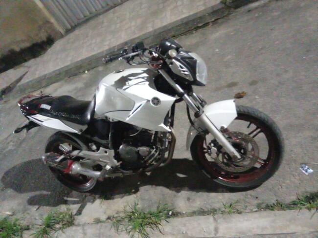 YAMAHA/Fazer 250 - 2014 - C débito de 5500 - Moto está ligando. CONDICIONAL