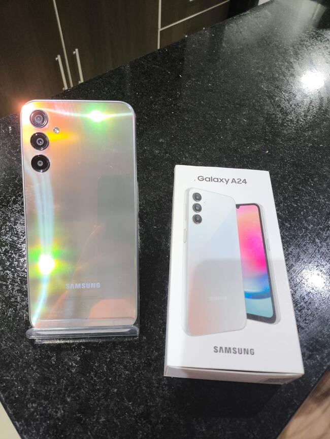 Samsung Galaxy A24 128gb Prata Na Caixa - Muito Conservado.