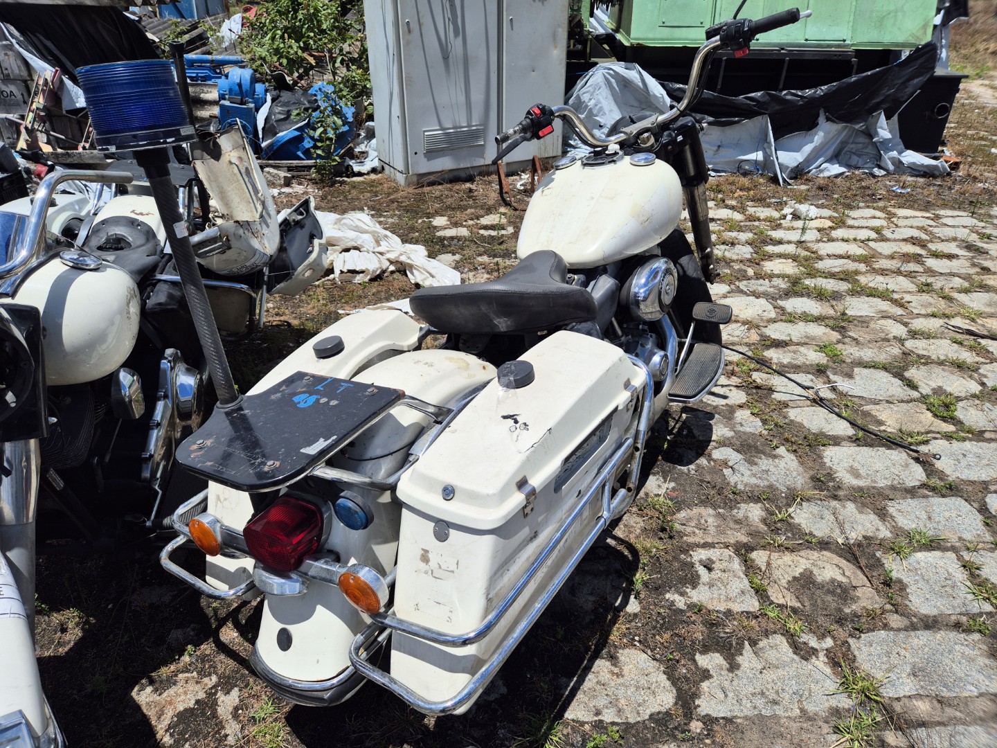 HARLEY-DAVIDSON / FLHP ROAD KING POLICE 3