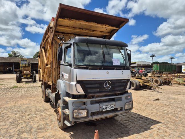 Caminhão Mercedes-Benz MBB Axor 3344 C/ implemento gaiolão, Ano: 2010/2011, Placa: NME-9149, Frota: 100808 (Sem Doc)