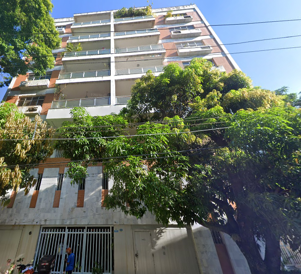 COSME VELHO - COBERTURA COM 590 M² E COM 5 VAGAS DE GARAGEM