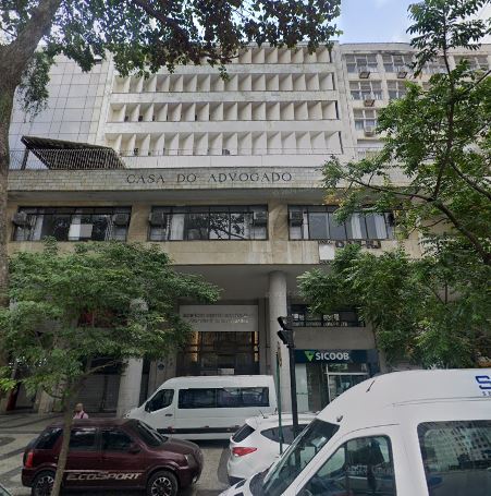 CENTRO/RJ - PRÉDIO COM 9 PAVIMENTOS, CONSTITUÍDO DE 2 LOJAS, SOBRELOJAS E MAIS 7 PAVIMENTOS COMPOSTO DE SALAS PARA ESCRITÓRIOS COM DEPENDÊNCIAS NA AVENIDA MARECHAL CÂMARA N° 210