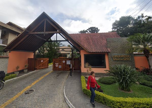 TERESÓPOLIS - EXCELENTE CASA NO CONDOMÍNIO VALE DO SINO (EST. JOSÉ GOMES DA COSTA JUNIOR N° 2665)