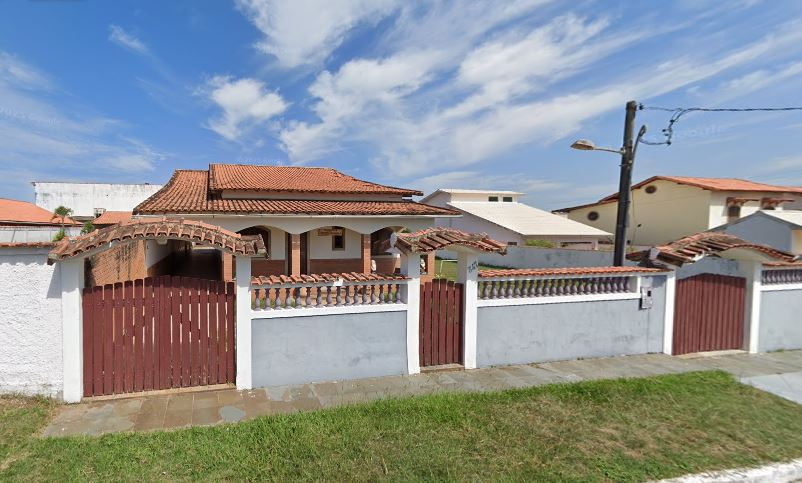 EXCELENTE CASA EM MARICA NA PRAIA DAS LAGOAS - DOIS LOTES