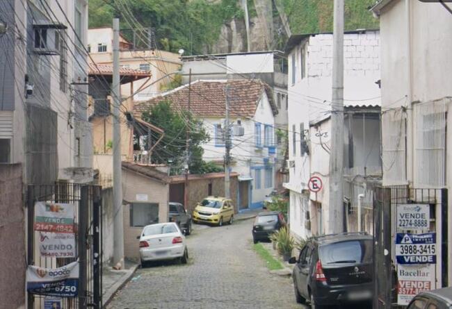 TIJUCA - CASA DE VILA NA RUA JORGE LOSSIO, 59