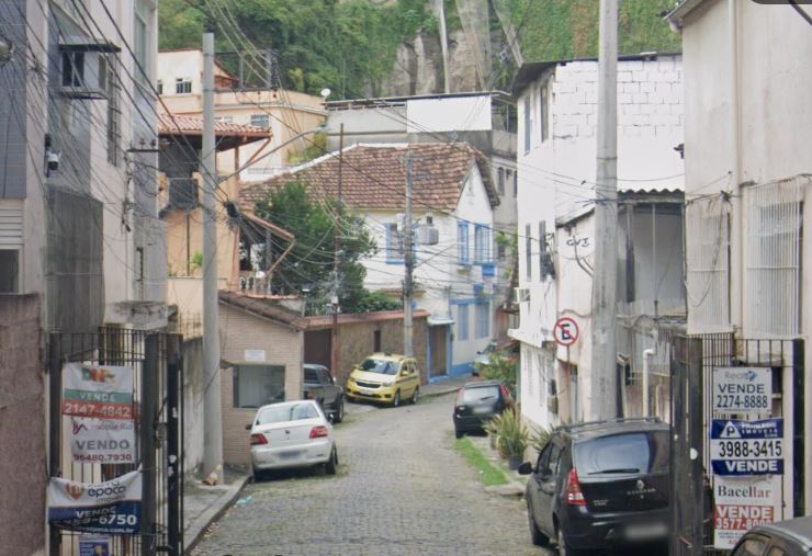 TIJUCA - CASA DE VILA NA RUA JORGE LOSSIO, 59