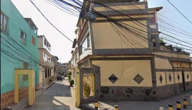 SITE COMPREI - Casa 35 da vila situada na Rua General Gurjão, nº 448, na freguesia de São Cristóvão.