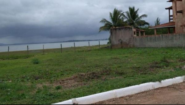 SITE COMPREI - Unidade nº 232, do Condomínio Caiçara I. LOTE DE 365M² AS MARGENS DA LAGOA DE ARARUAMA EM ARRAIAL DO CABO-RJ