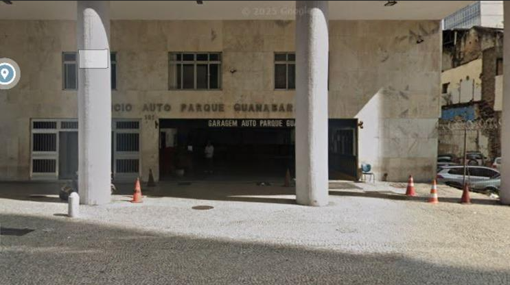 SITE COMPREI - Box nº 1834, situado na Avenida Passos, nº 101.