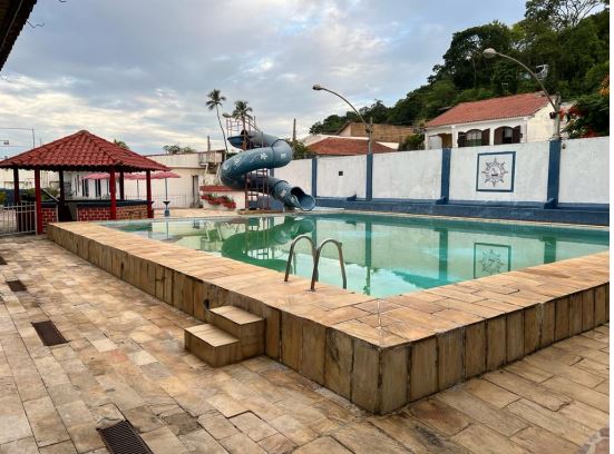 PAQUETA IATE CLUBE COM 2937M² NA PRAÇA MARECHAL FLORIANO N° 104