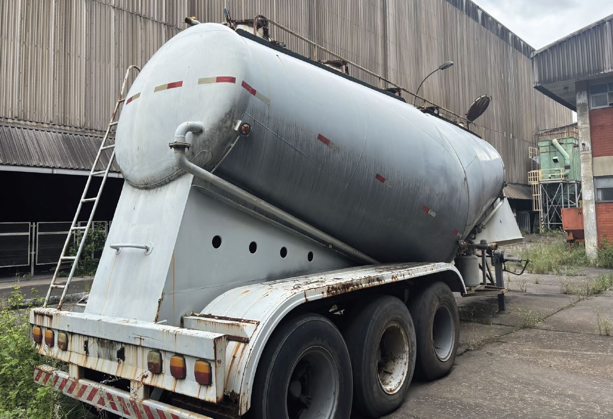 5 VEÍCULOS CAR/S. REBOQUE/SILO, 3 EIXOS, COM 12 RODAS