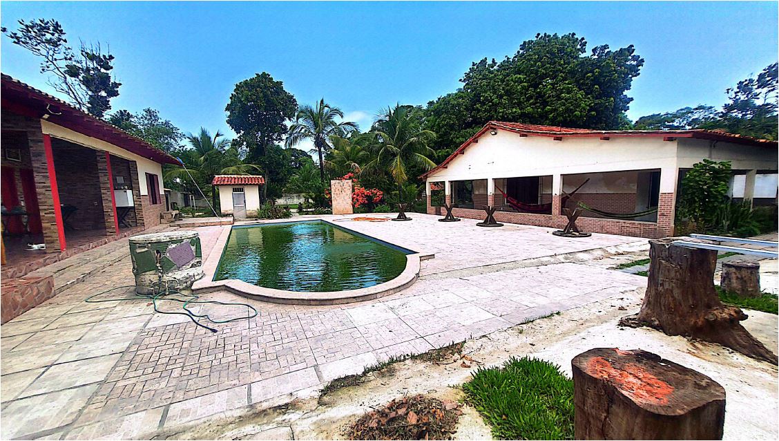 MARICÁ - CASA  - A CONSTRUÇÃO OCUPA OS LOTES 4 E 5